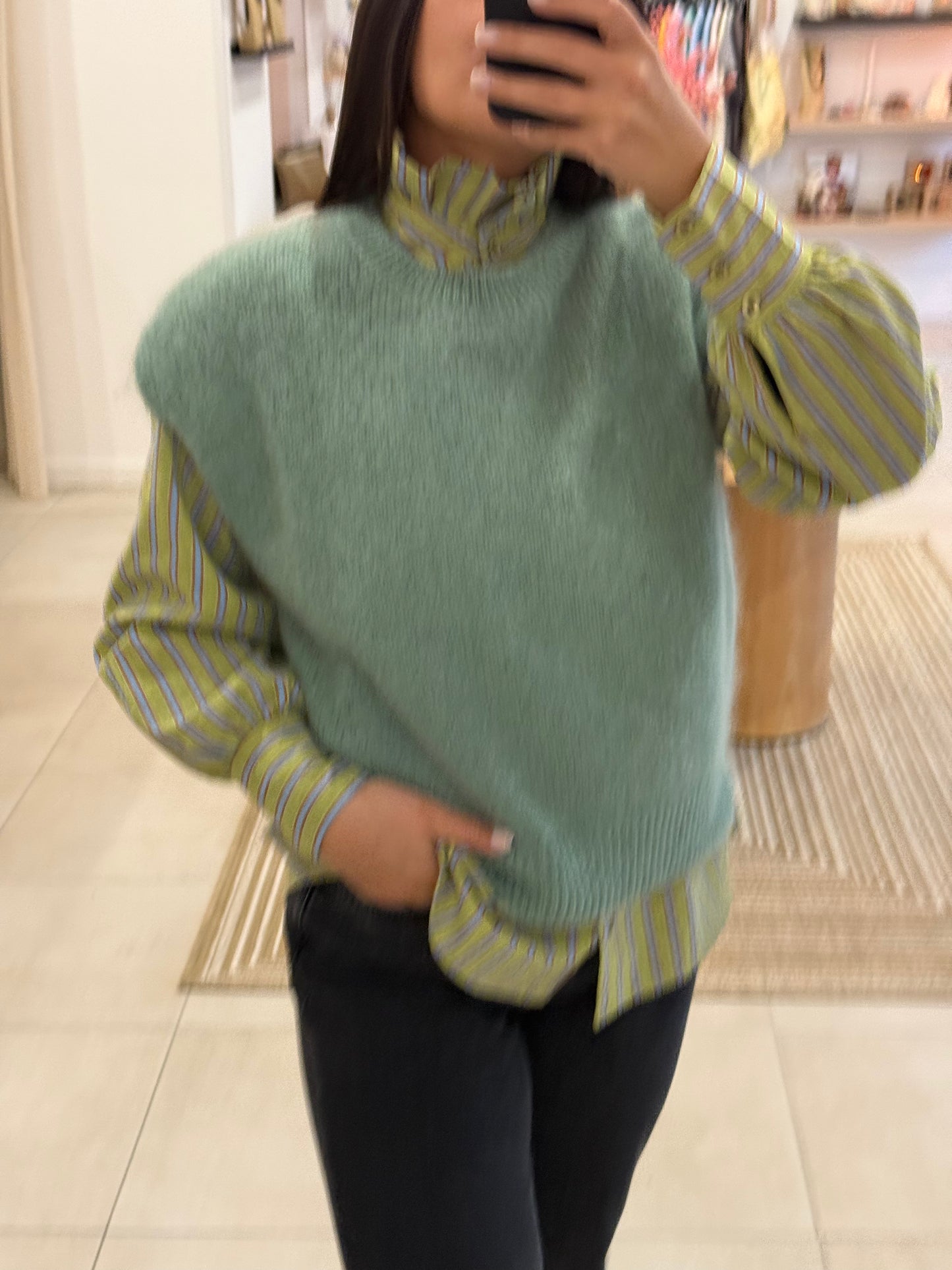 PULL SANS MANCHES GLORIA
